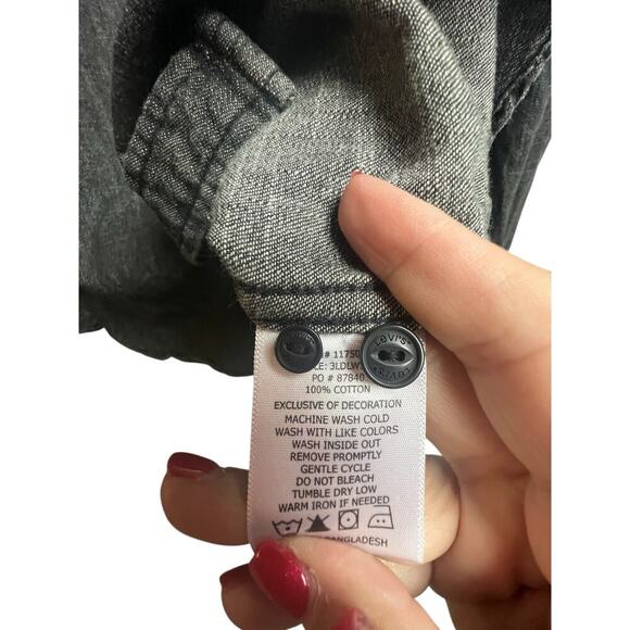 Levi's Men's Dark Gray/Black Button Up Long Sleeve Size Medium - Picture 7 of 10